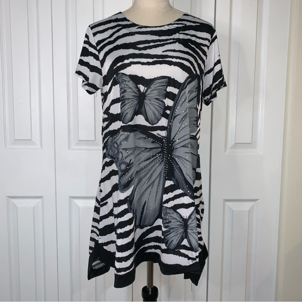 ChristinaLove SzLg zebra print butterflies&sparkle pattern short sleeve